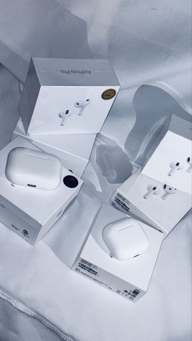 AirPods Pro & AirPods