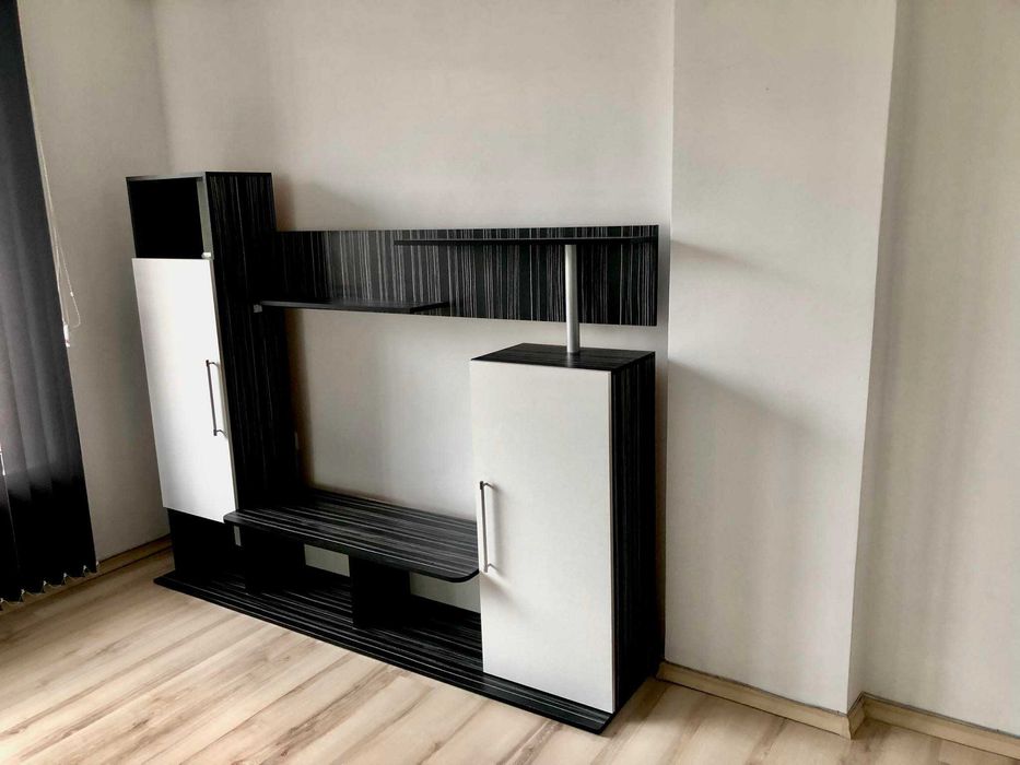 Дава се под наем Двустаен апартамент в Бургас, Изгрев - 80 кв.м за 280.5 € - Снимка #2