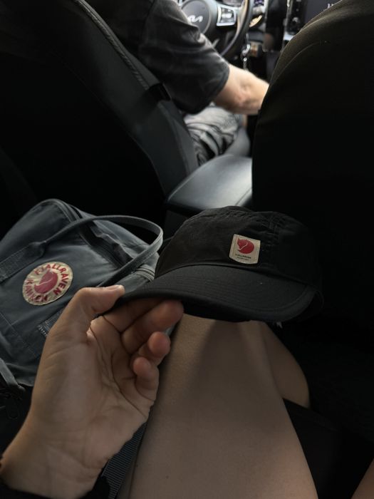 Fjallravan High Coast шапка 10/10 като нова. Unisex nike adidas