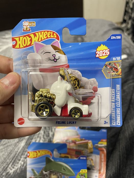 se vinde Hot Wheels th