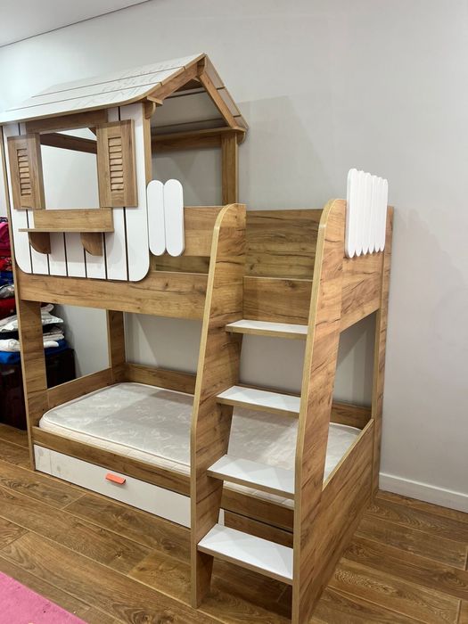 Кровать детская двухярусная