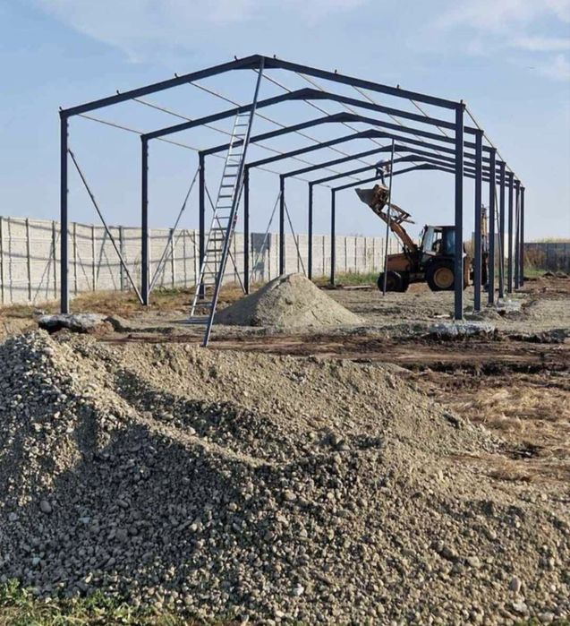 Vând hală metalică 12 metri lățime 14 metri lungimea cu 4 m