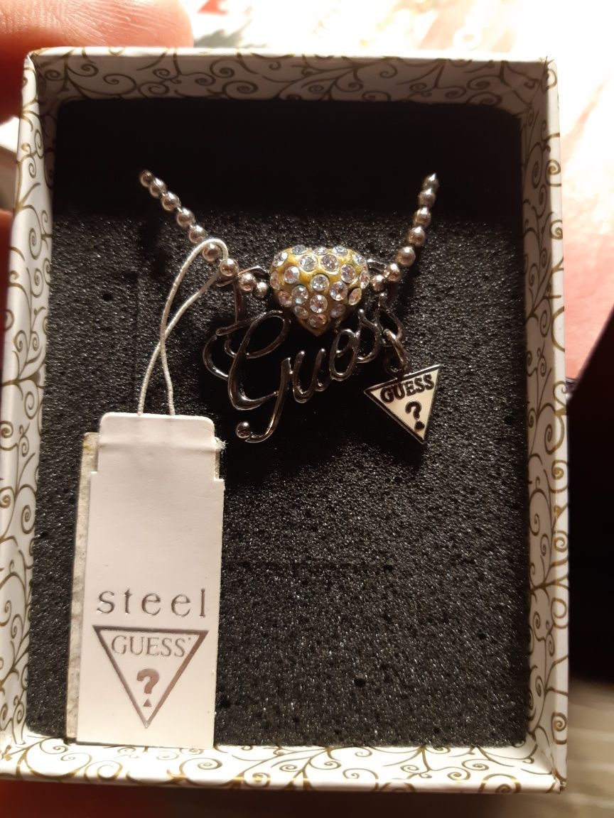 Оригинално колие на Guess с камъни Swarovski