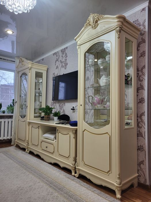 Продам Стенку в хорошем состоянии