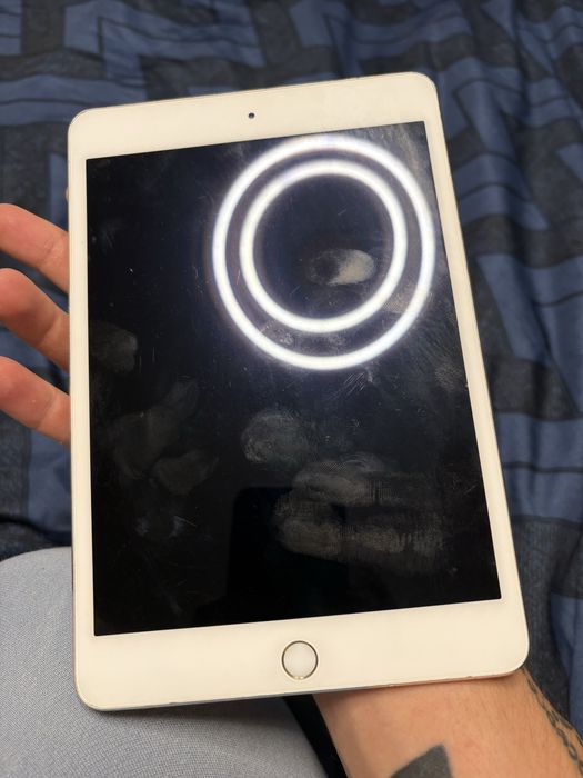 Ipad 4 mini wi-fi fara urme de uzura
