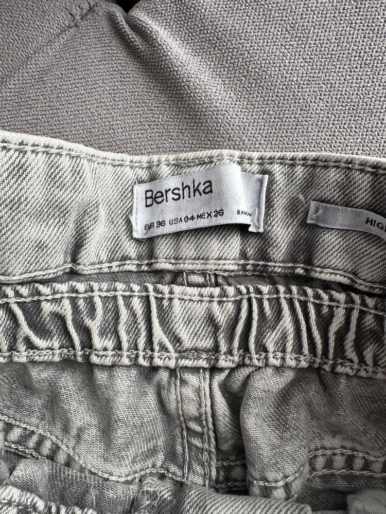 Дънкови панталони Bershka XS