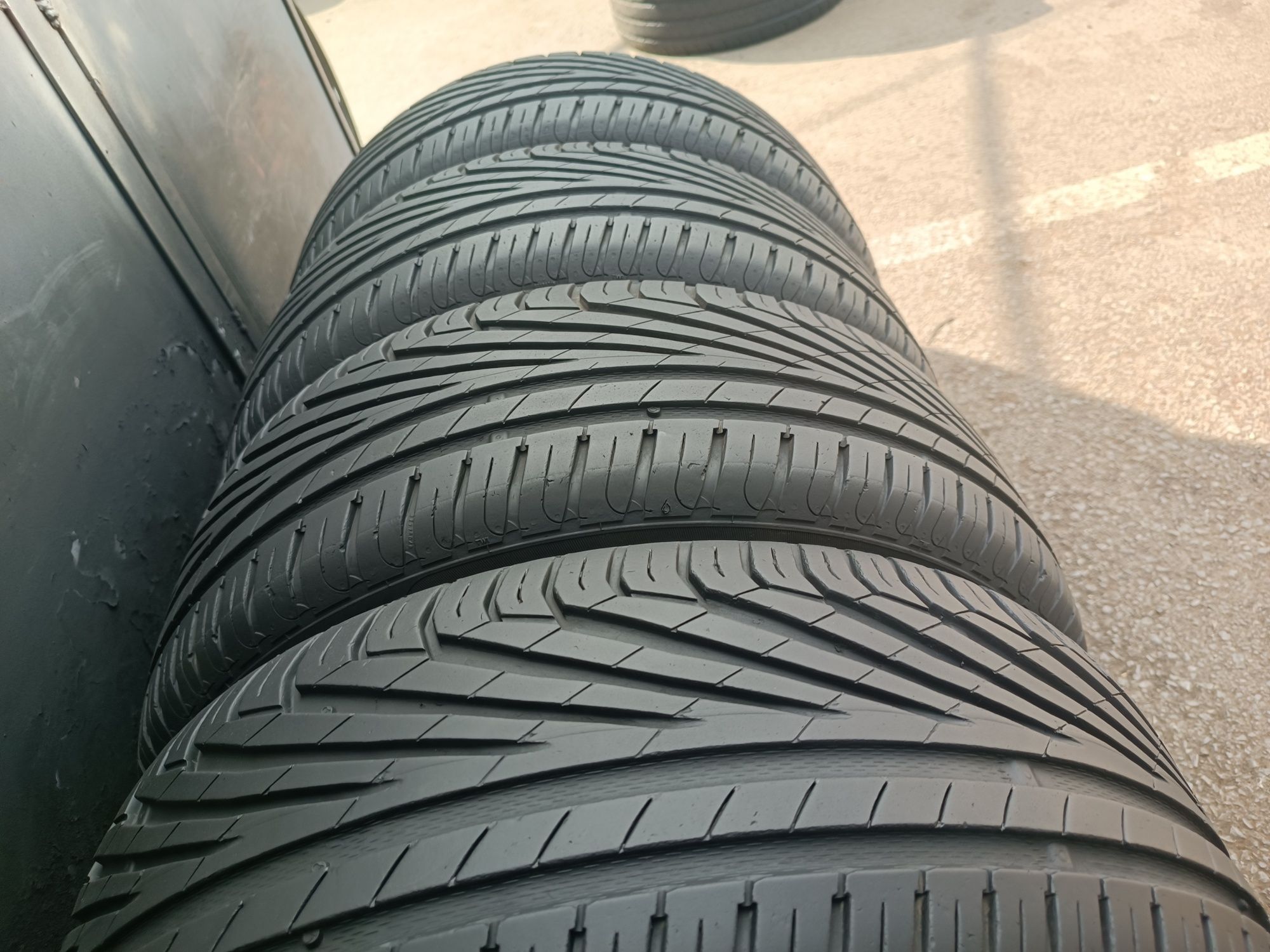 205/55/16 Uniroyal