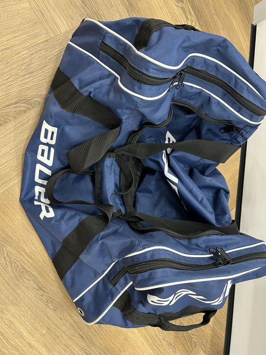 Хоккейный баул в отличном состоянии