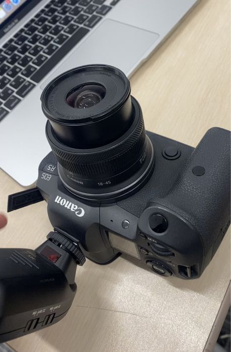 Canon EOS R5 — идеальное состояние, профессиональная камера