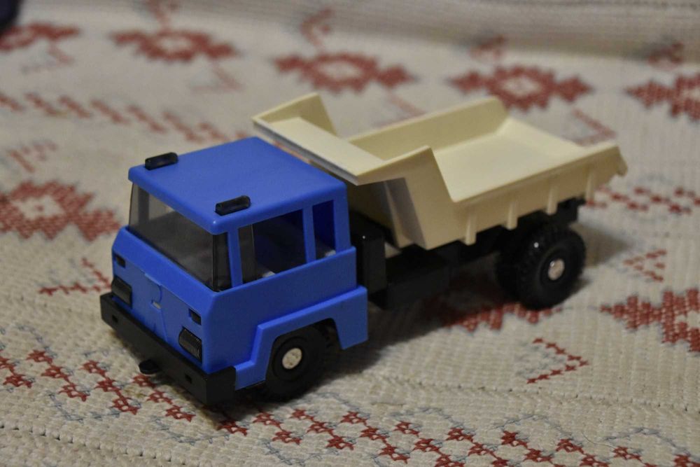 Basculantă RDG de colecție în cutia originală