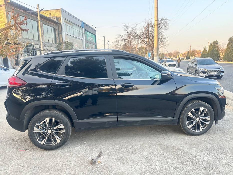 Tracker  primer 2020/21 qora Xitoy