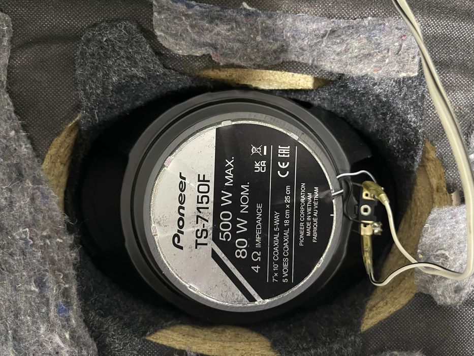 Pioneer Kalonka sotiladi sparkda turgan