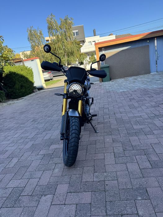 Triumph Scrambler 400X