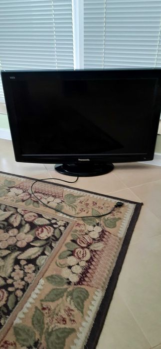 Телевизор Панасоник Виера LCD 32in.