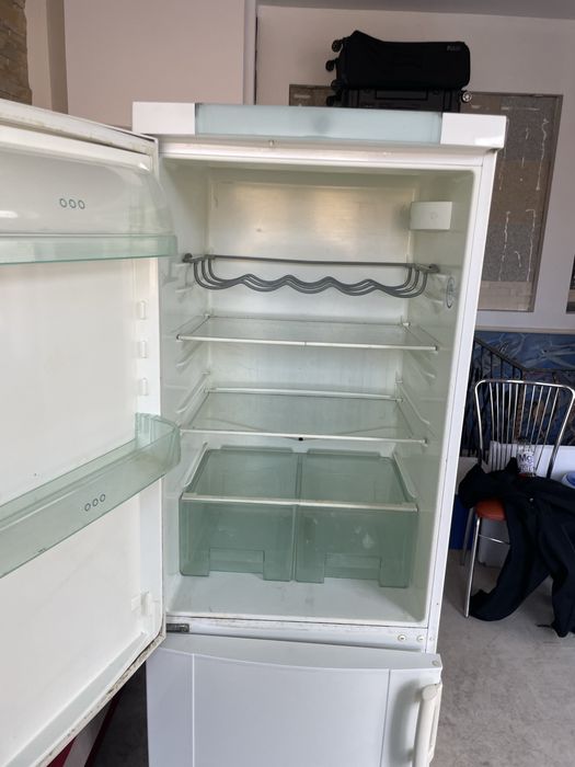 Frigider electrolux