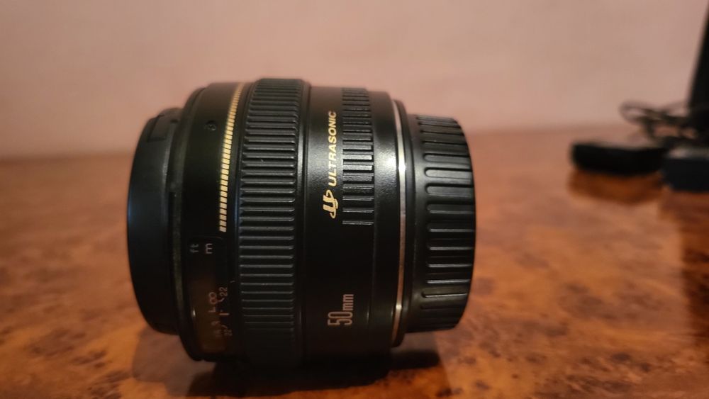 Canon 50mm f1.4 xolati ideal yangiday chizilgan qirilgan joyi yuq