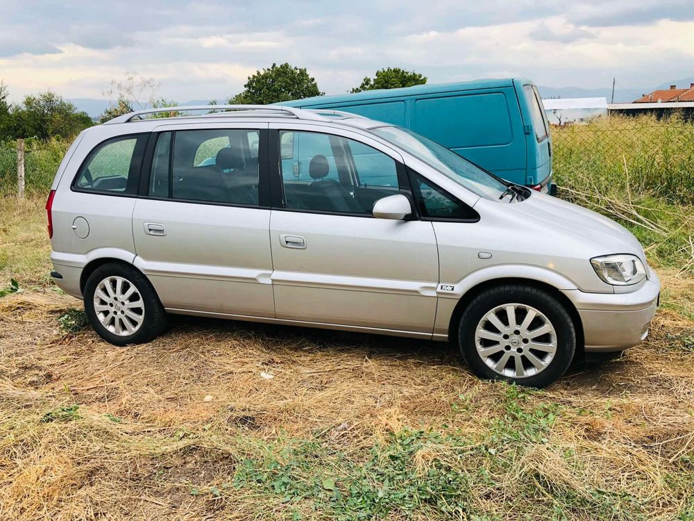 Продава се Opel Zafira 1.6 нов нос