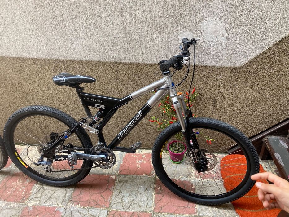 Bicicleta MTB full suspension Germania
