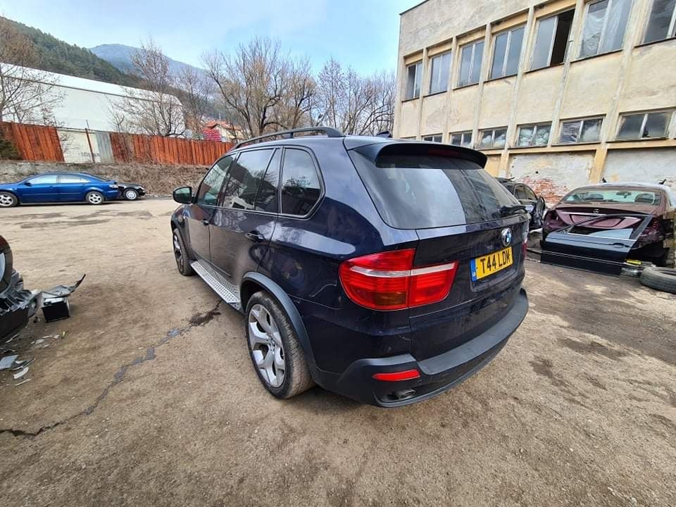 BMW E70 3.0D 235кс камера 7местен НА ЧАСТИ!