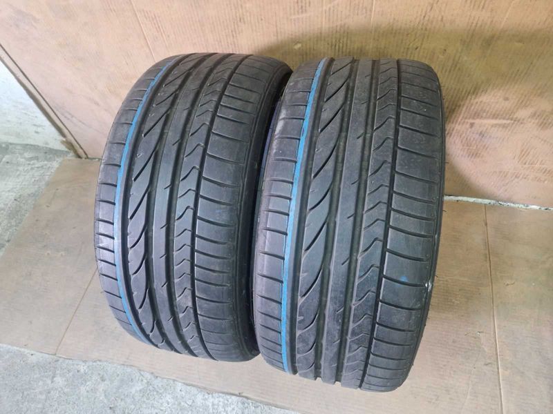 2 Bridgestone R19 235/35
летни гуми 
DOT2118