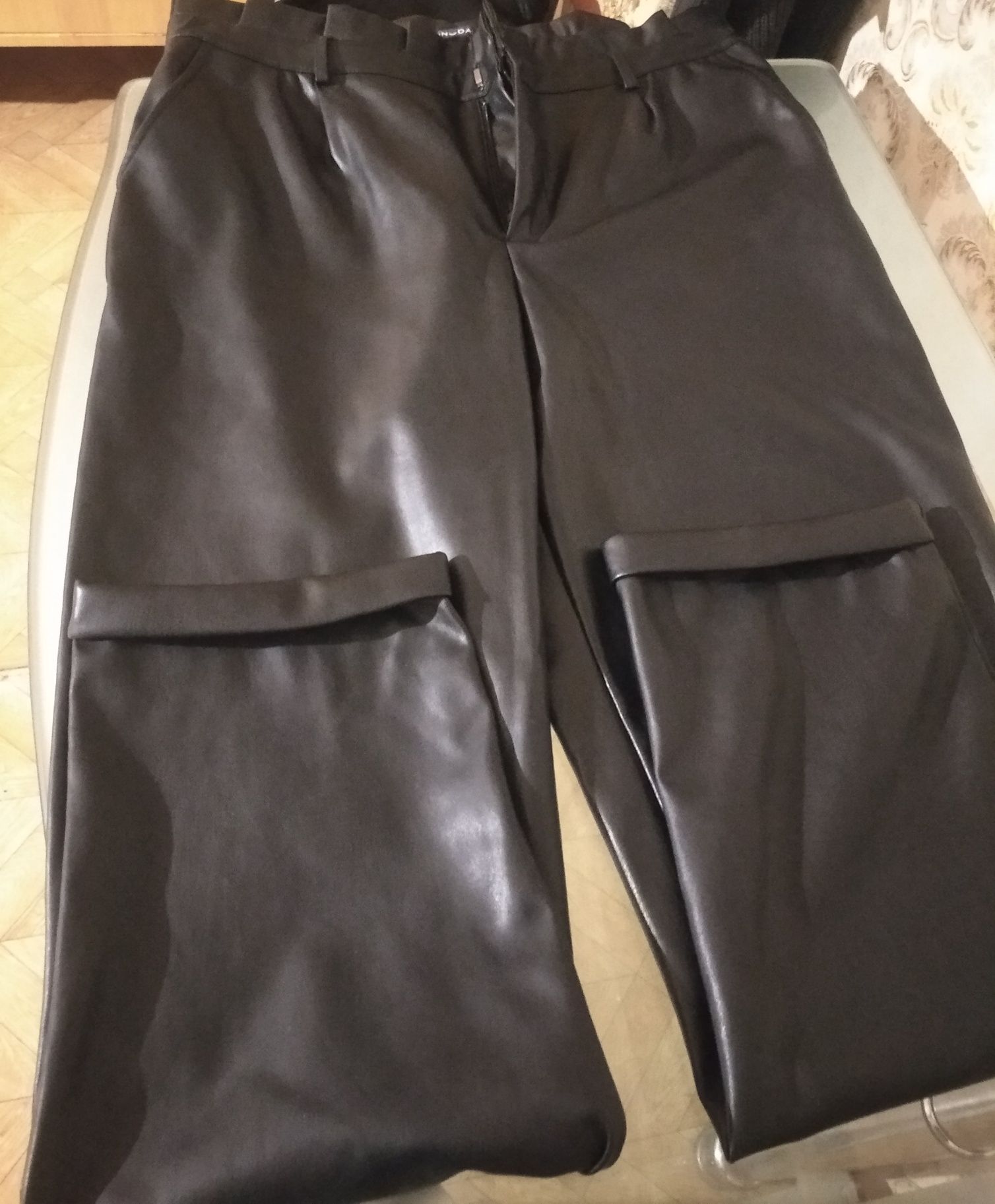 Женские кожаные брюки 54-56