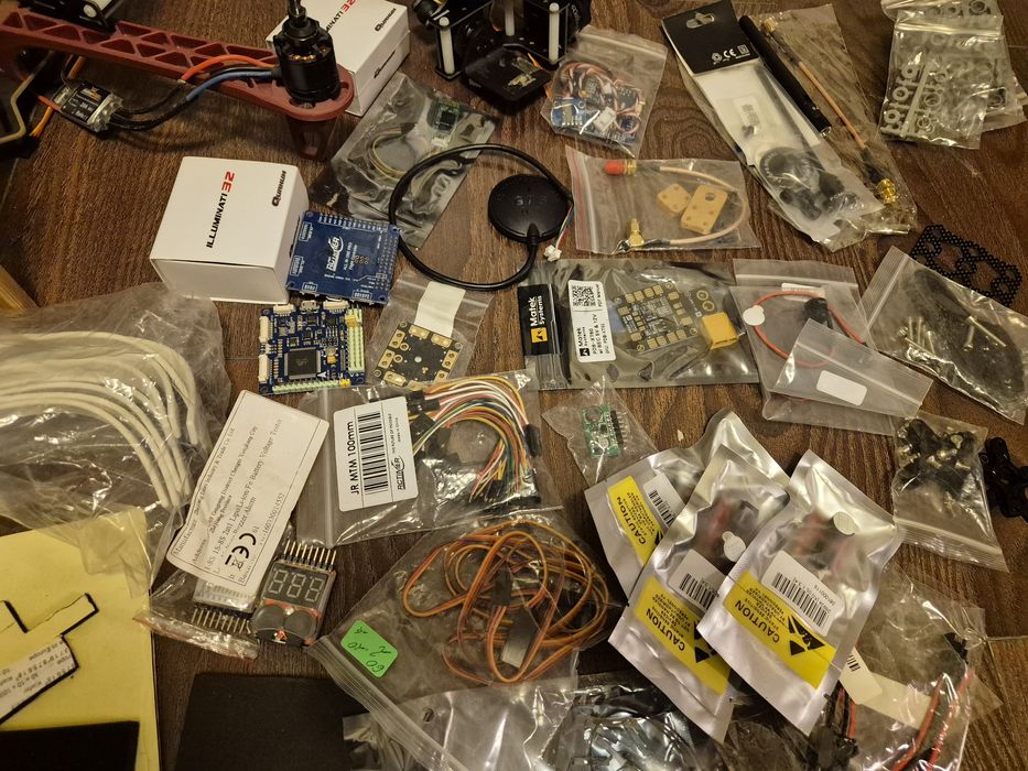 Лот RC части за дрон - нови и използвани