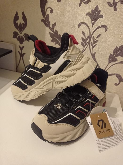 Кроссовки Jomoto