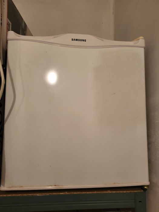 Мини хладилник Samsung
