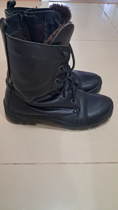 Берцы зимние продам