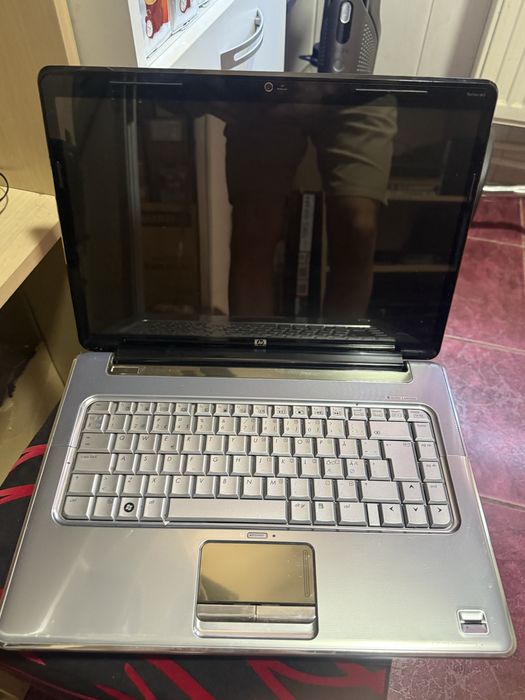 OCAZIE Laptop perfect functional + Bonus colectie 100 jocuri