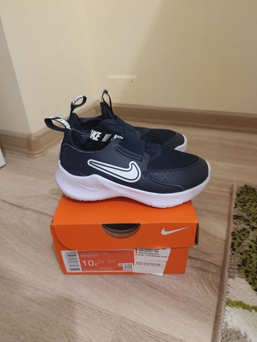 Маратонки Nike 27