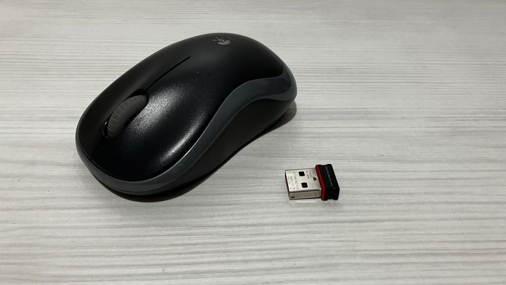 Безжична мишка - Logitech M185