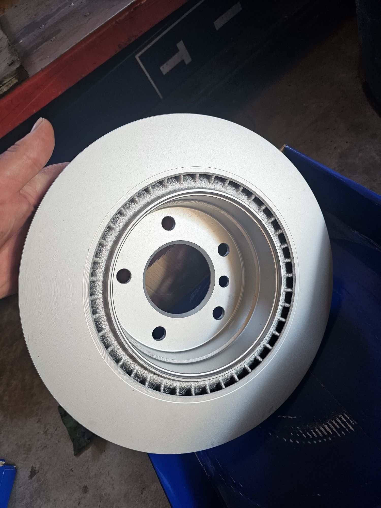 Discuri punte spate bmw 318d VENTILATE