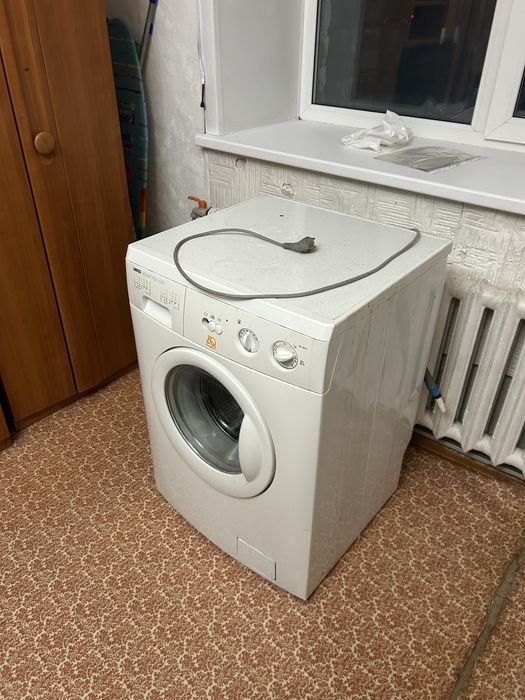 Продам машинку на запчасти