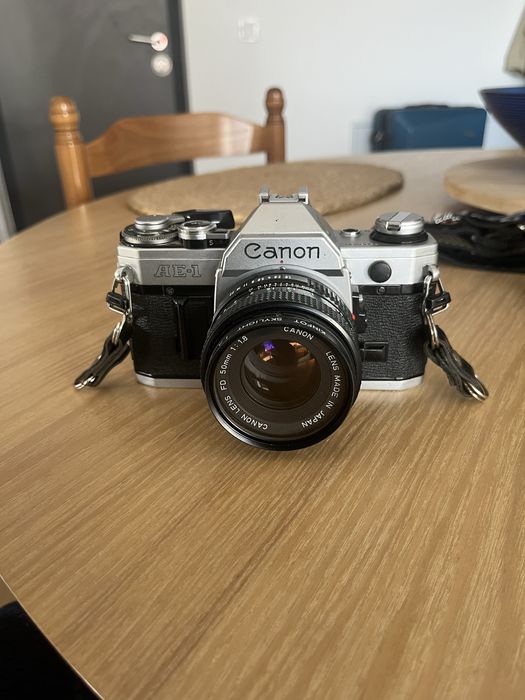 Aparat foto SLR Canon AE-1