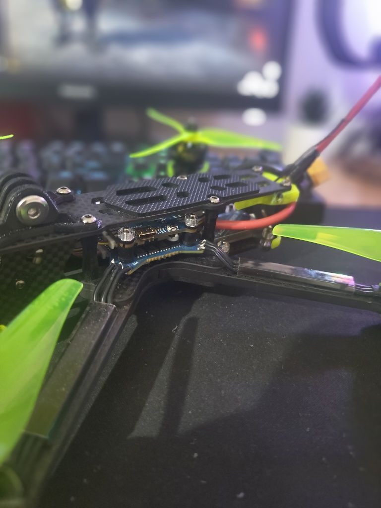 Drone fpv nazgul5 v2
