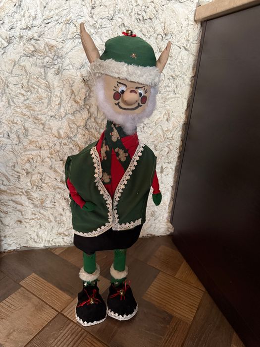 Коледен Елф        .