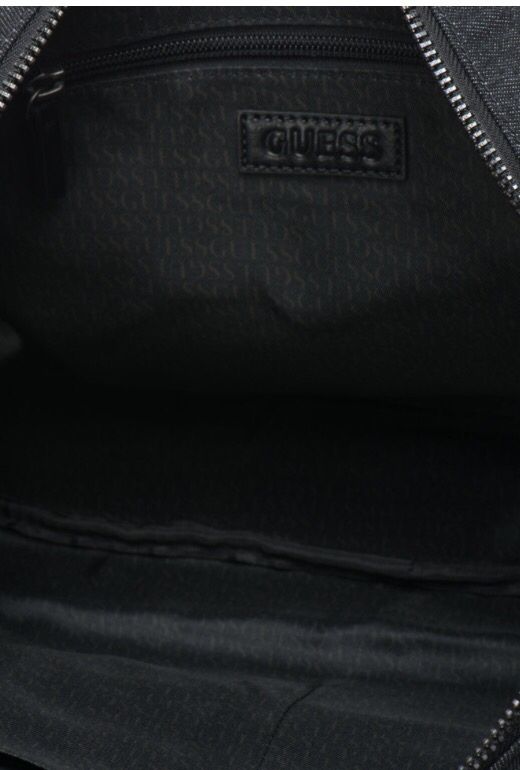 Нова чанта Guess