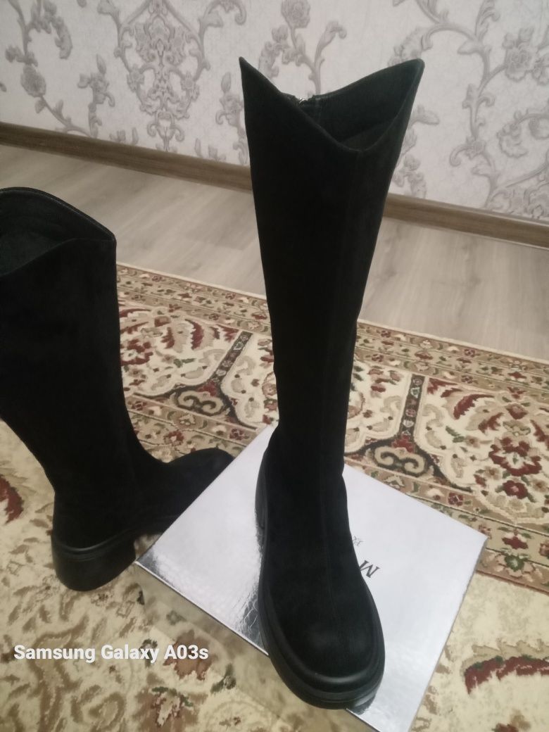 Продам корейские сапоги 38 размера замшевые
