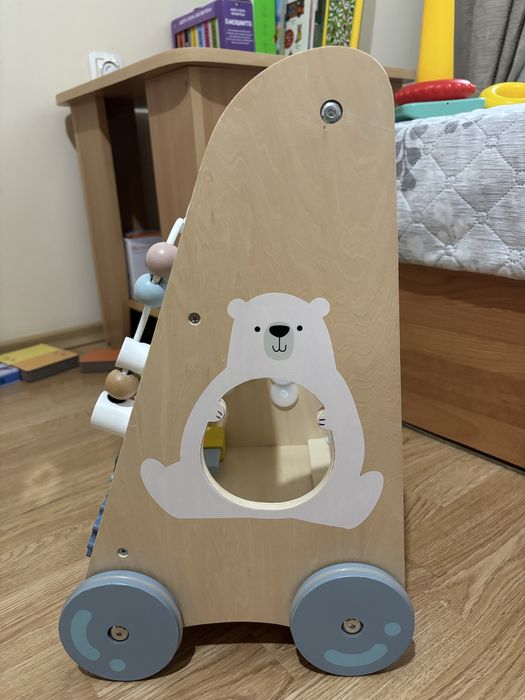 Дървена играчка за прохождане