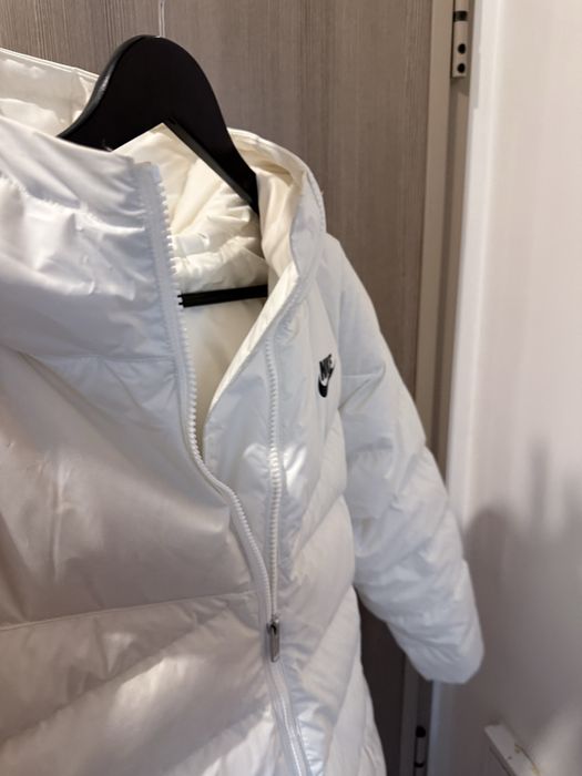 Пухено зимно яке NIKE