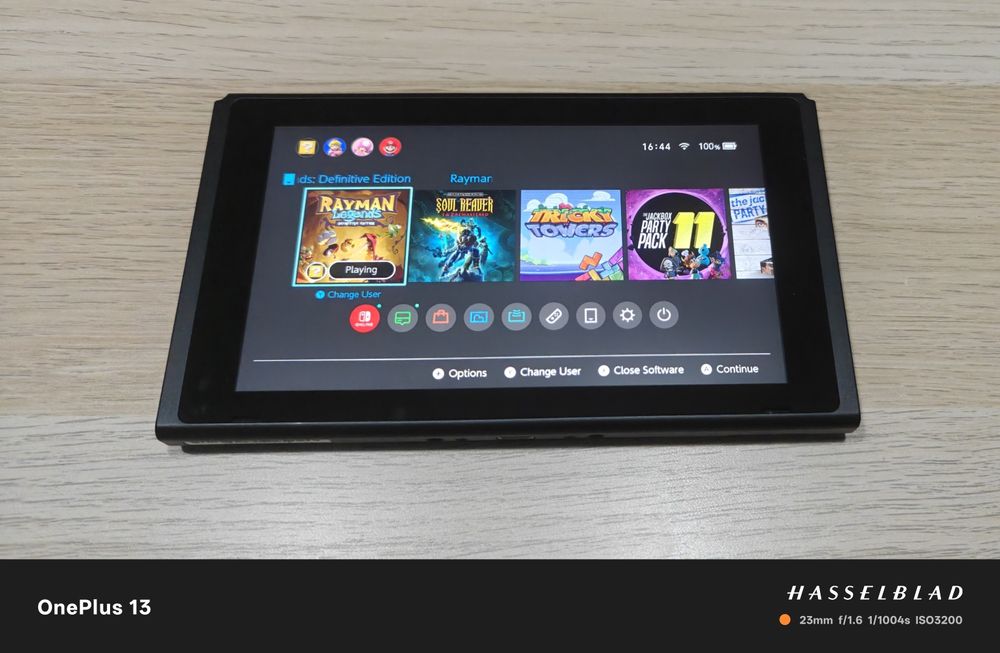 Nintendo Switch 1 + Husa + Geanta transport + 2 Jocuri