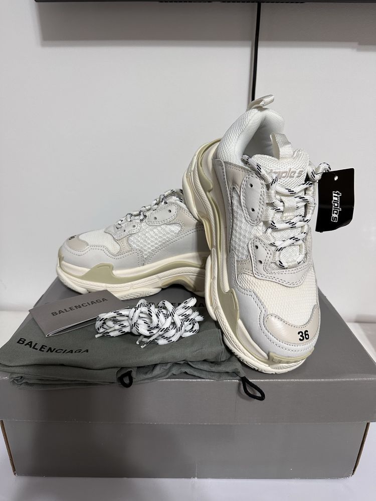 Balenciaga Triple S - best quality / IG: luxury.brands333