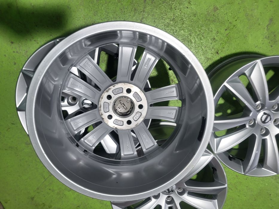 17 5x108 Volvo лети джанти 5х108 Волво