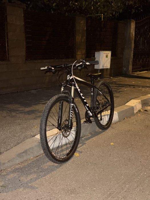 Bicicleta Cross Country Scott Scale 740