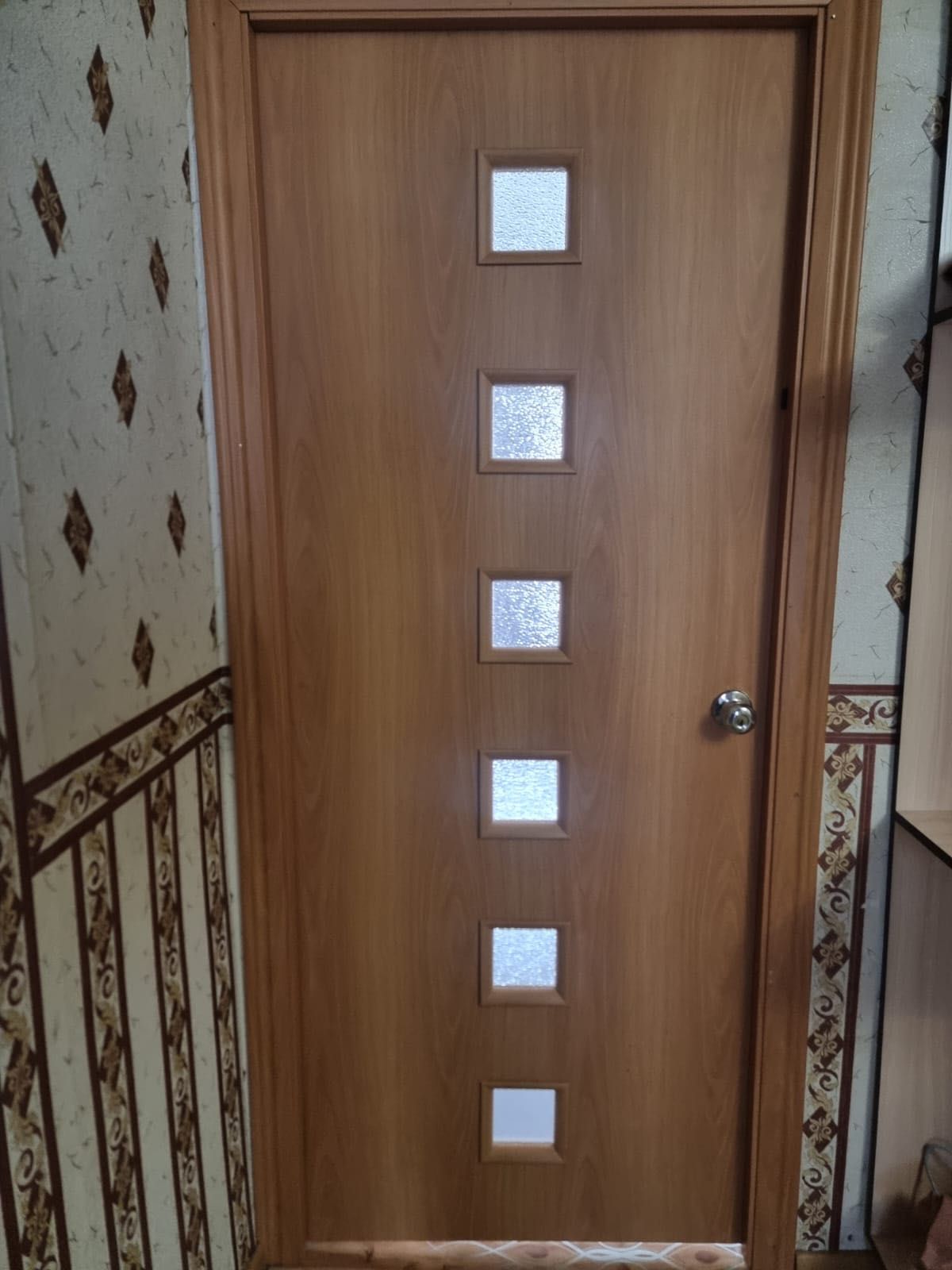 Продается комнатные двери