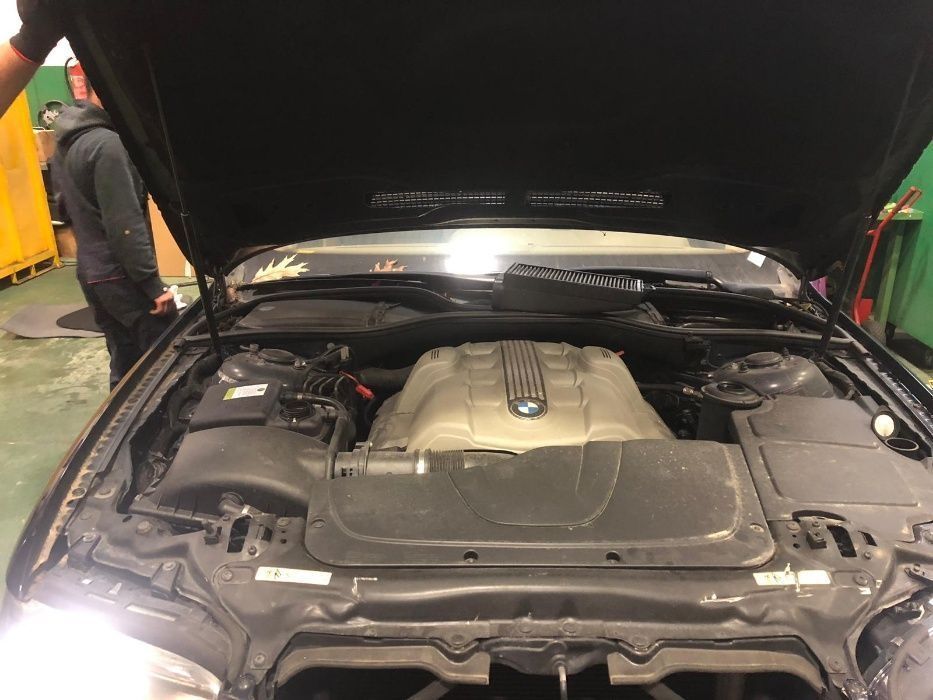 Dezmembrez BMW 735i , E65 , an 2004