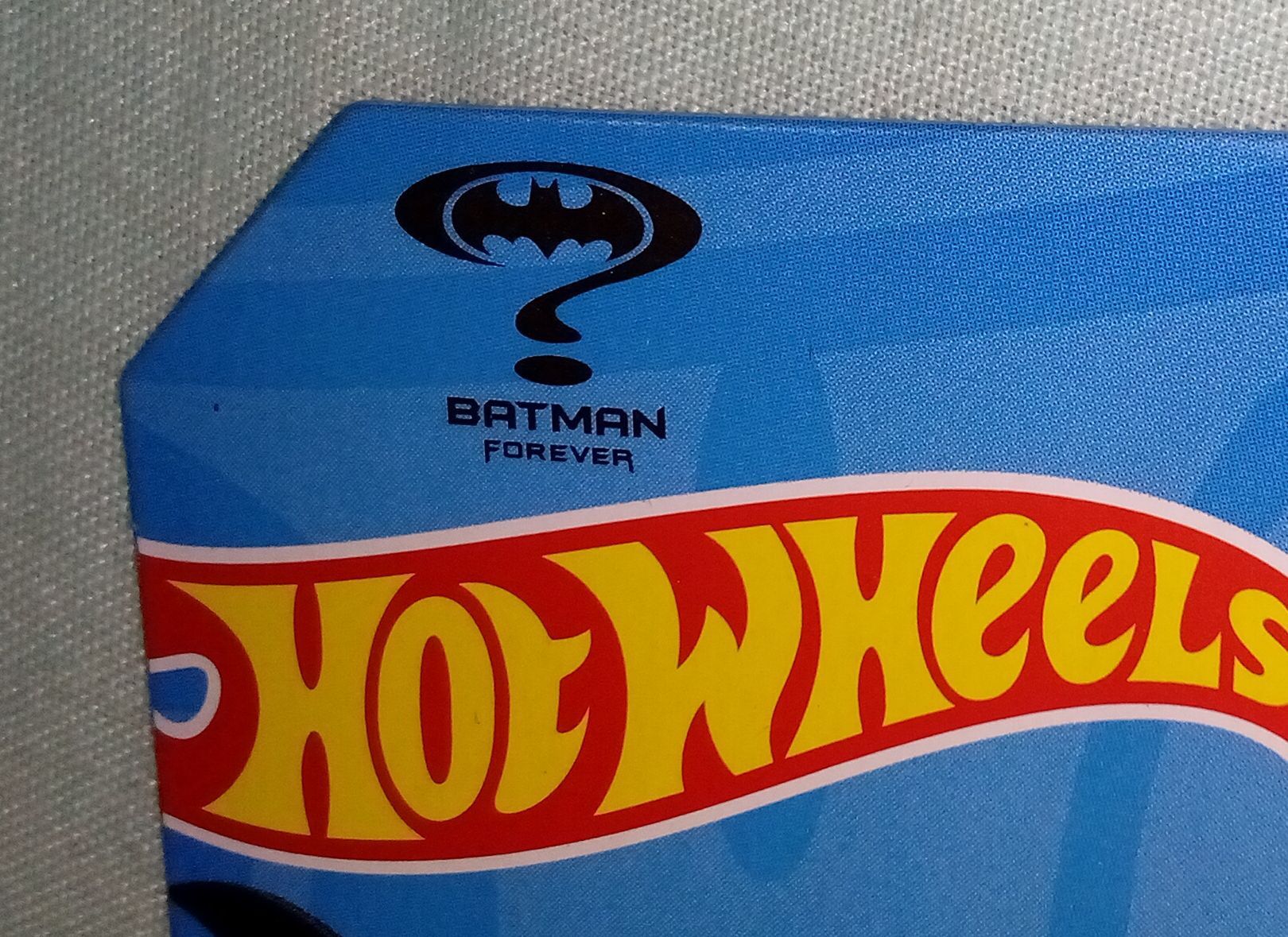 masinuta Hot Wheels Batmobile Batman Forever