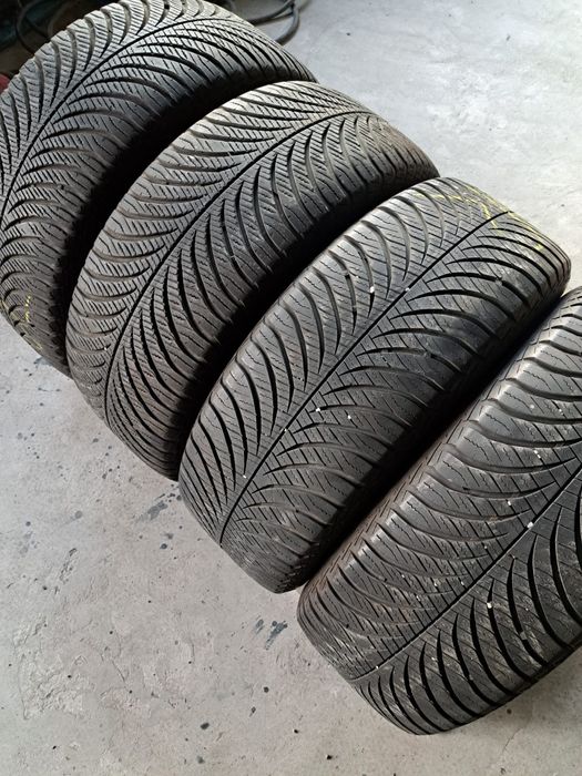4 anvelope Allseasons 235 55 r17 Goodyear