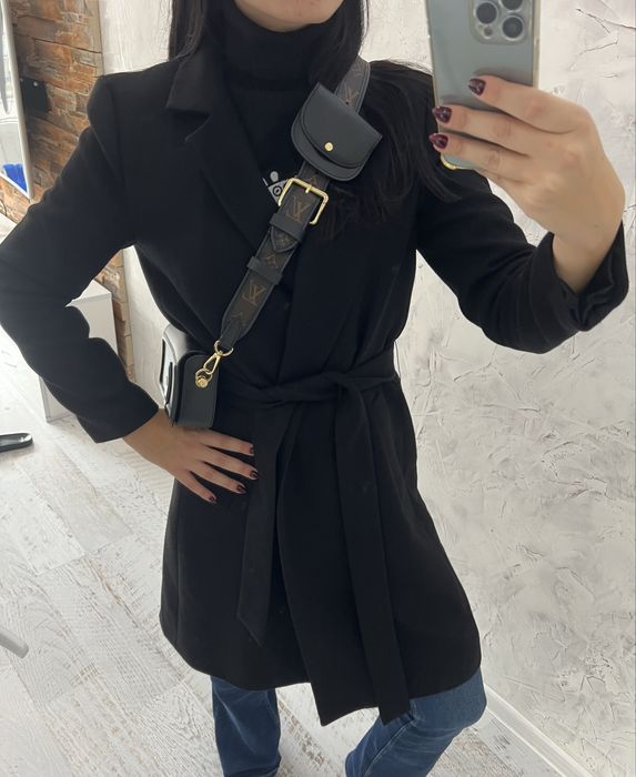 Черно палто Zara